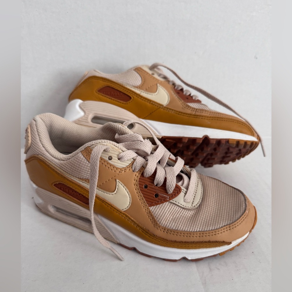 Women’s Nike Air Max 90 Sneakers Size 6 – Caramel/Tan Brown CZ3950-101
